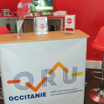 Stand événementiel blanc et rouge